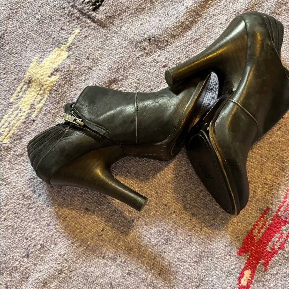 🍍 Frye  Valerie Piping Bootie Womens Sz 9.5🍍 OB1